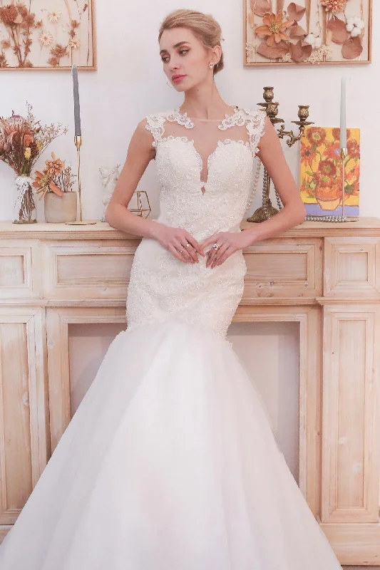 Sleeveless Mermaid White Lace Long Wedding Dress