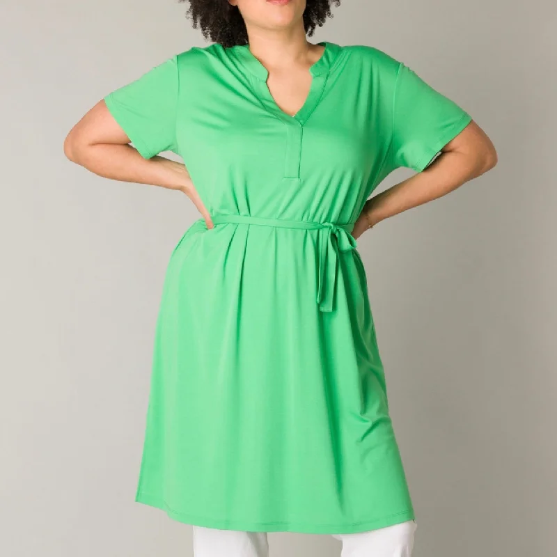 Yest green v-neck dress with belt